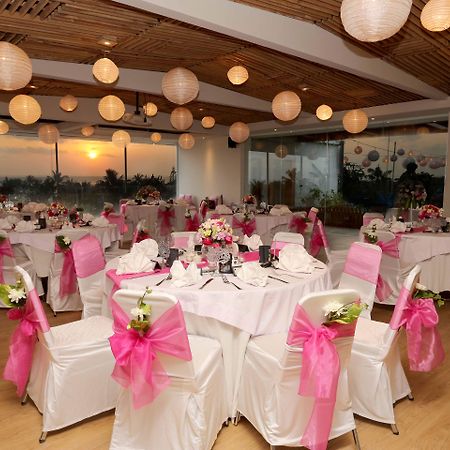 Bali Mandira Beach Resort&Spa Legian Esterno foto A wedding reception