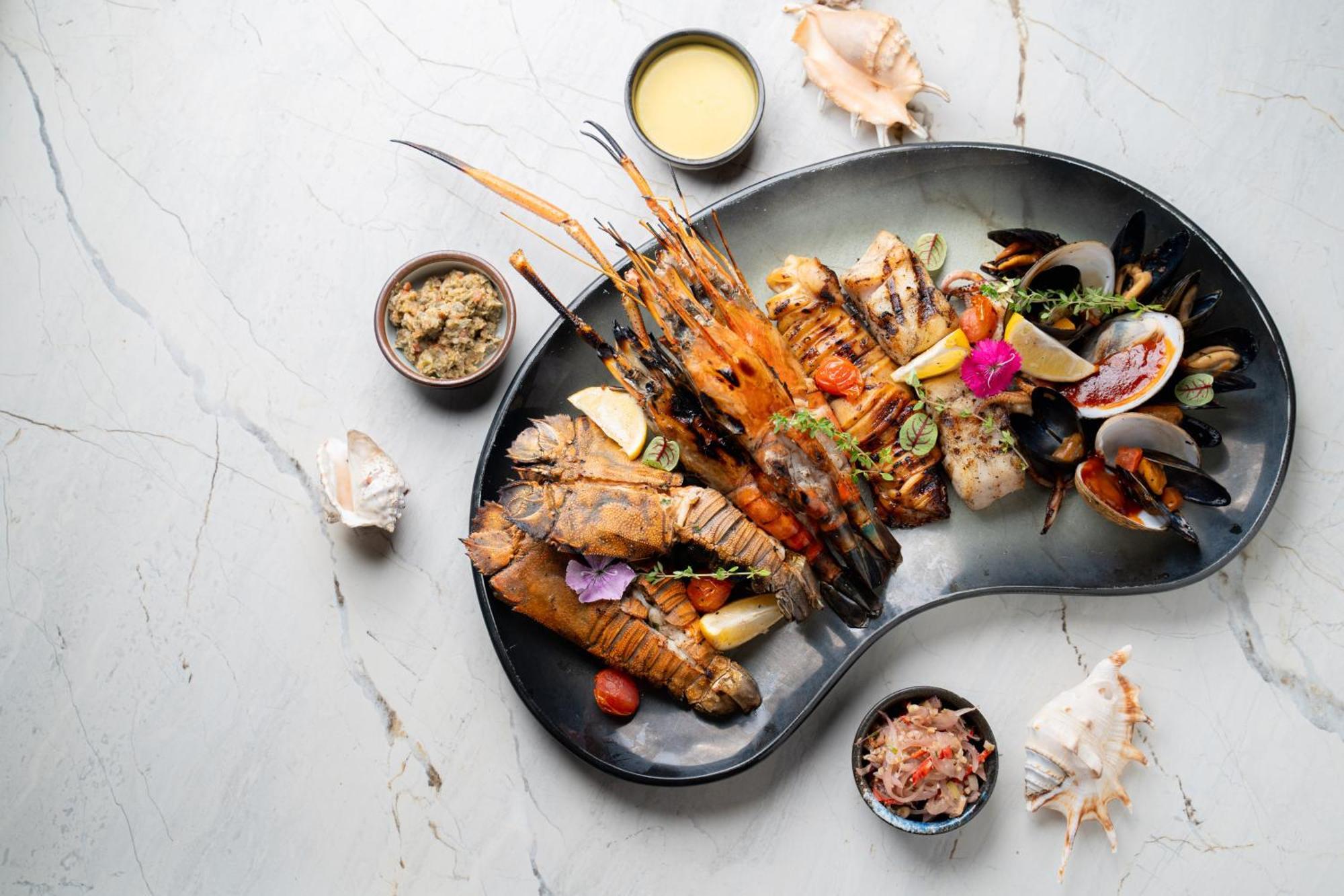 Bali Mandira Beach Resort&Spa Legian Esterno foto A seafood platter