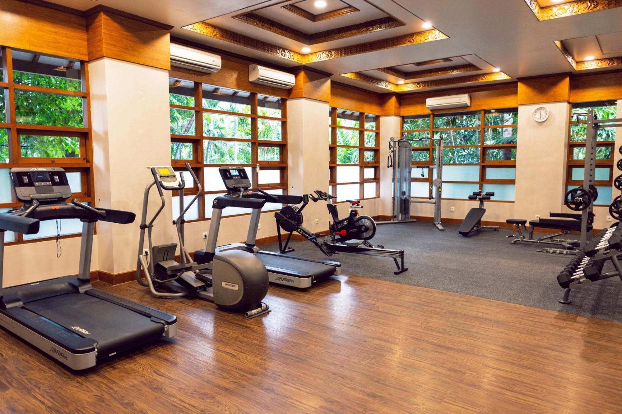 Bali Mandira Beach Resort&Spa Legian Esterno foto The gym at the hotel