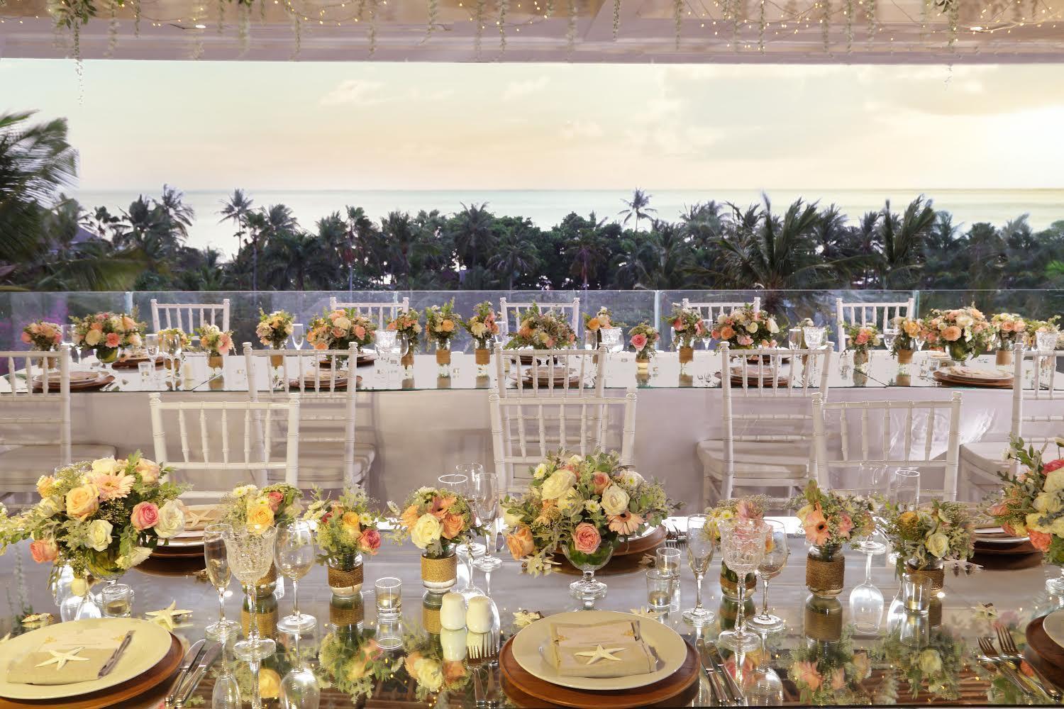 Bali Mandira Beach Resort&Spa Legian Esterno foto A long table with a view of the ocean