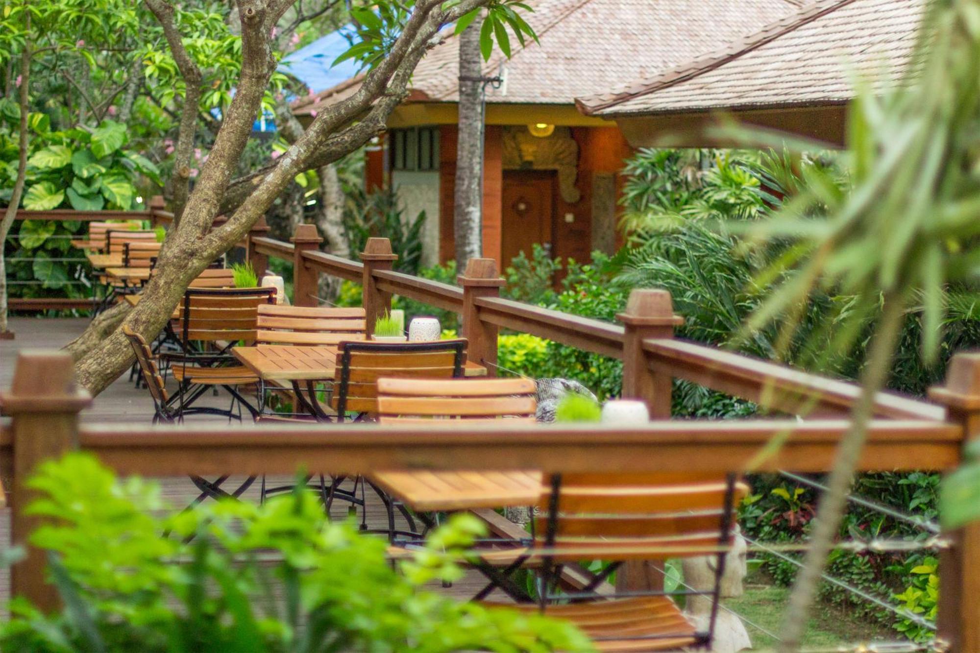 Bali Mandira Beach Resort&Spa Legian Esterno foto The restaurant at the resort