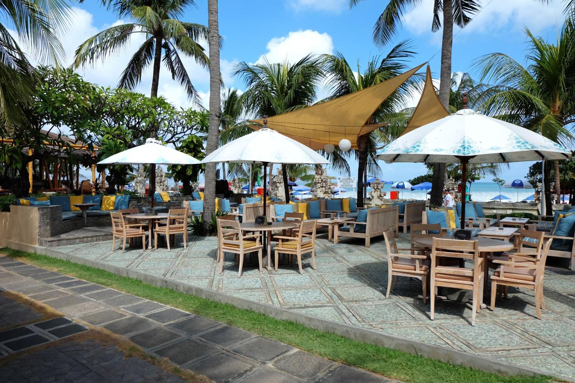 Bali Mandira Beach Resort&Spa Legian Esterno foto The beach club at the InterContinental Resort