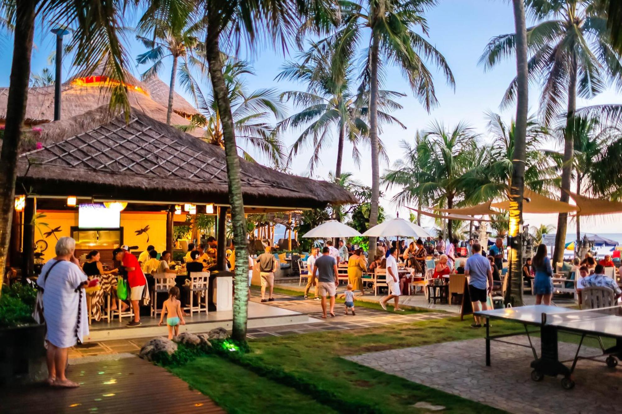 Bali Mandira Beach Resort&Spa Legian Esterno foto A beach bar in Bali, Indonesia