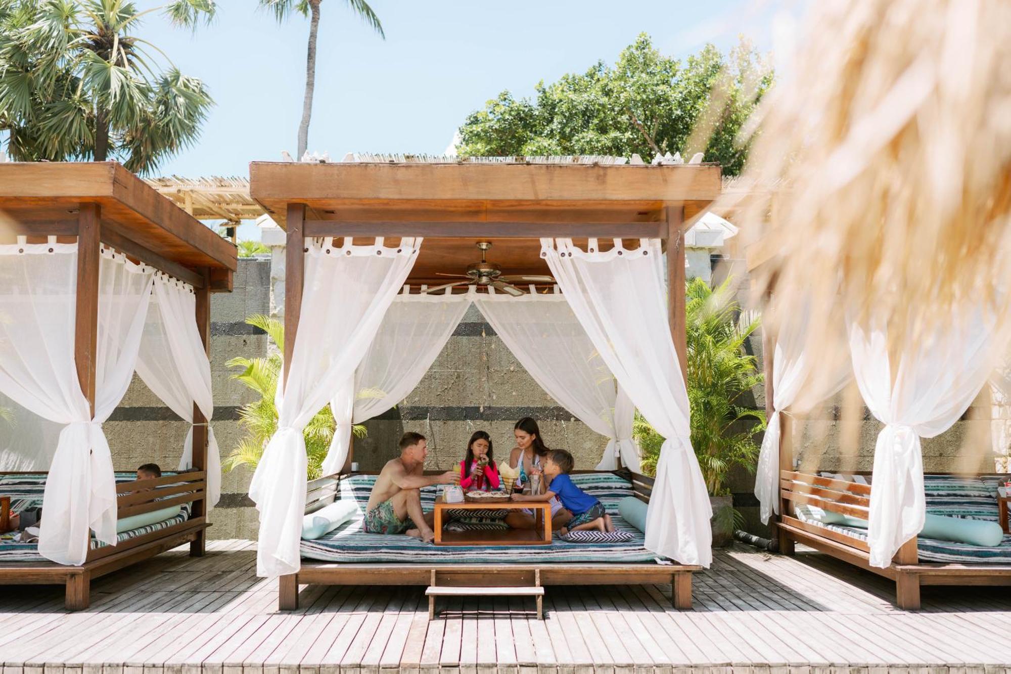 Bali Mandira Beach Resort&Spa Legian Esterno foto Cabana at the pool
