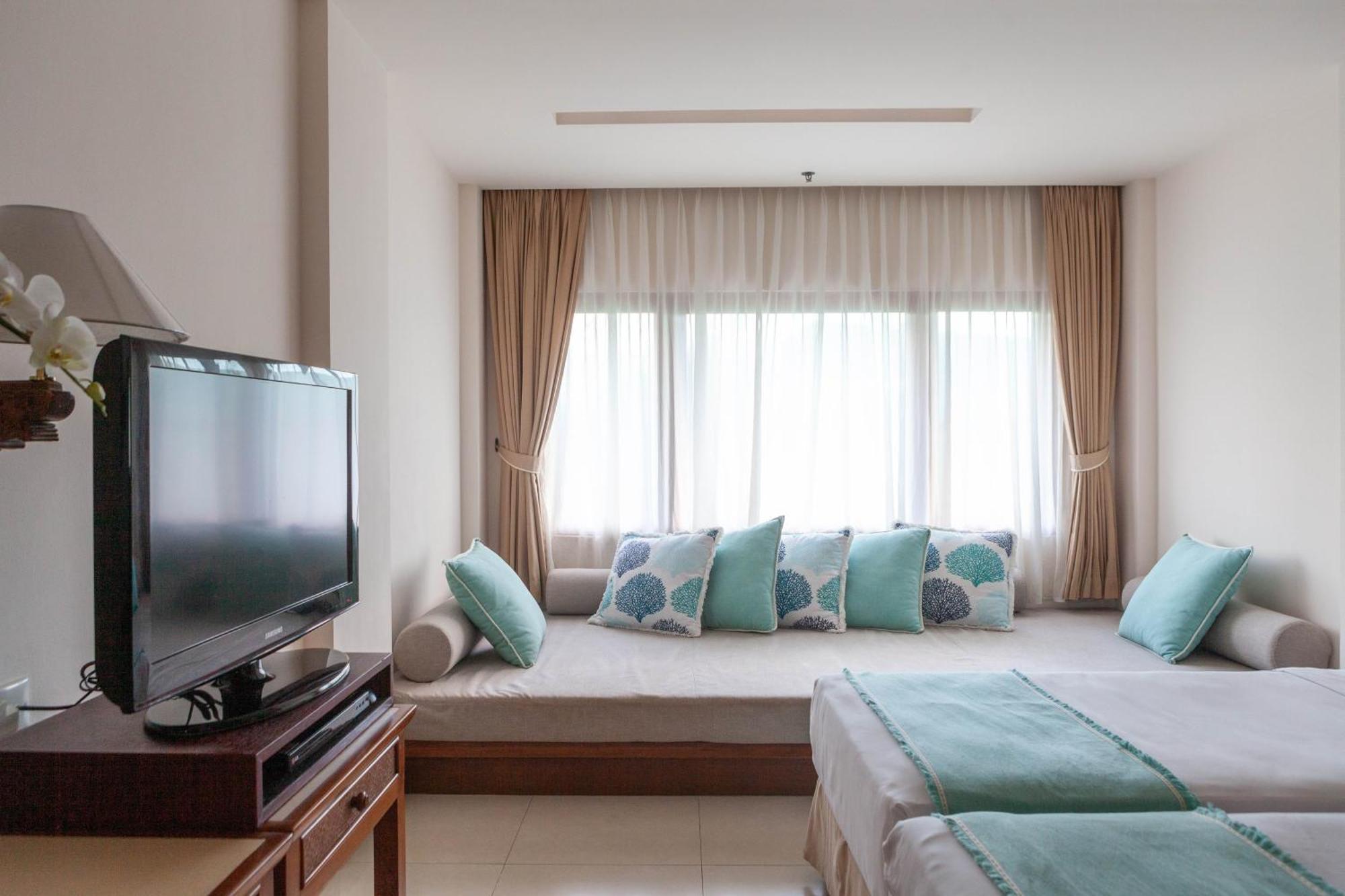 Bali Mandira Beach Resort&Spa Legian Esterno foto A room at the hotel