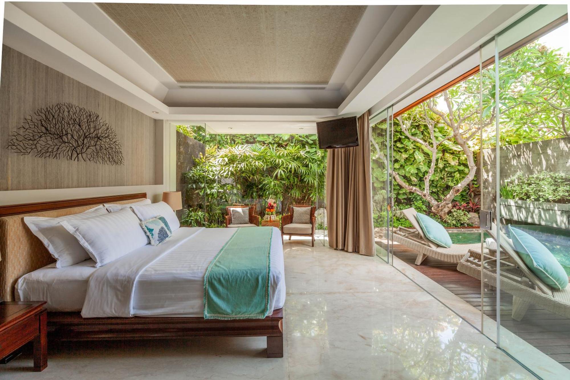 Bali Mandira Beach Resort&Spa Legian Esterno foto A bedroom at the hotel